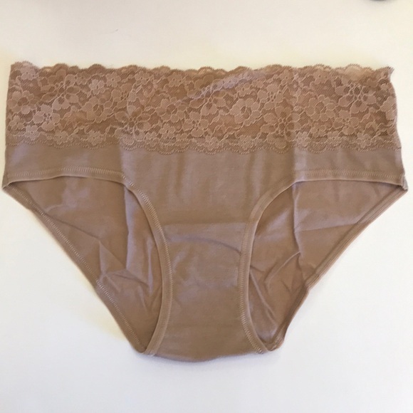 NEW Victoria’s Secrets Beige Hiphugger Panties Sz S - Picture 1 of 4